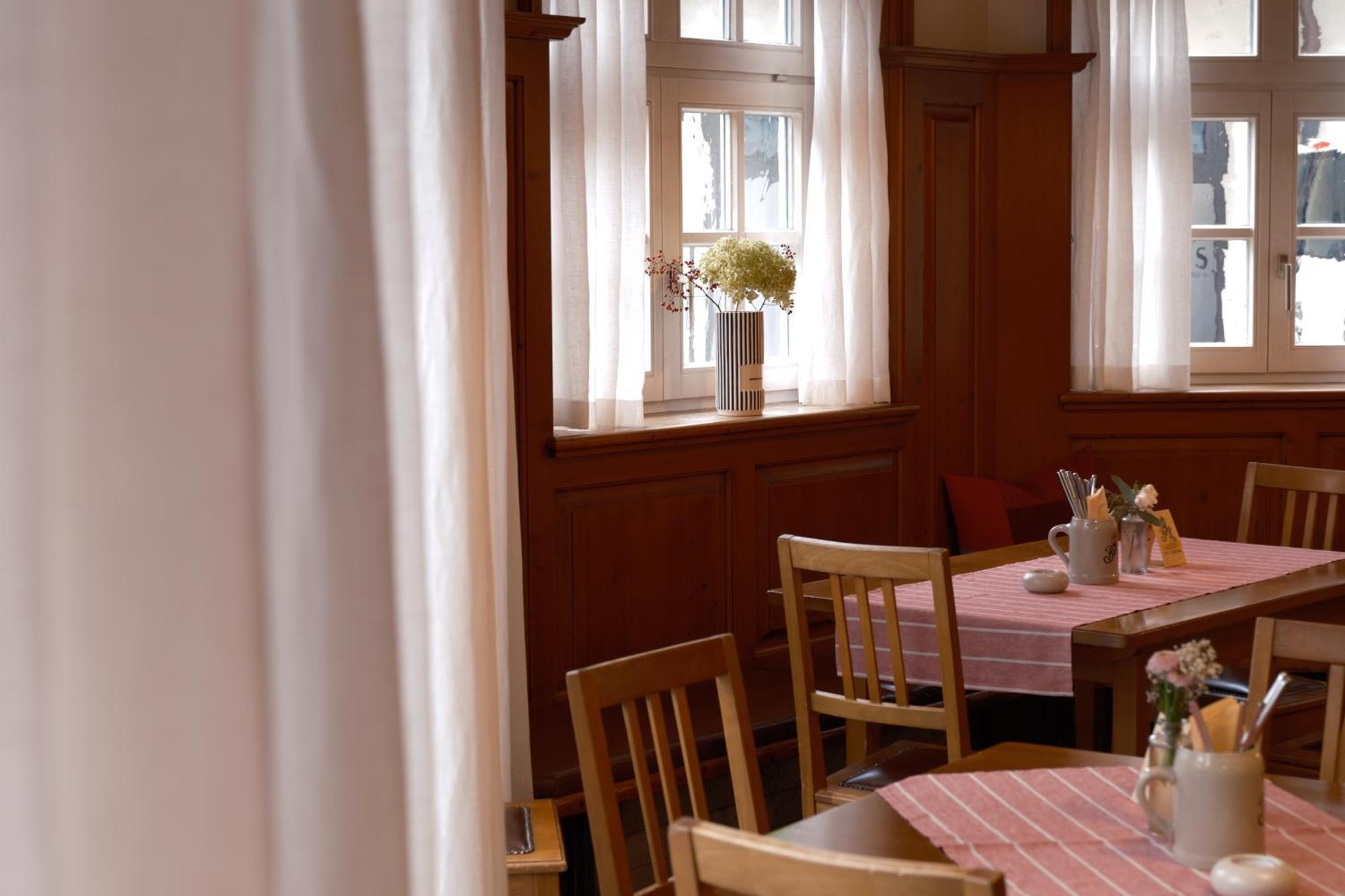 Hotel Gasthof Zum Ochsen เอฮิงเงน ภายนอก รูปภาพ