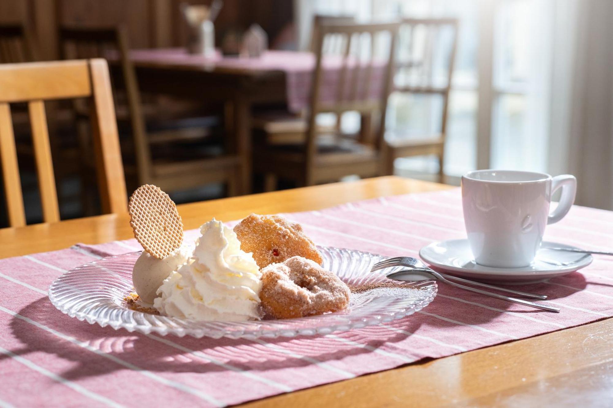 Hotel Gasthof Zum Ochsen เอฮิงเงน ภายนอก รูปภาพ