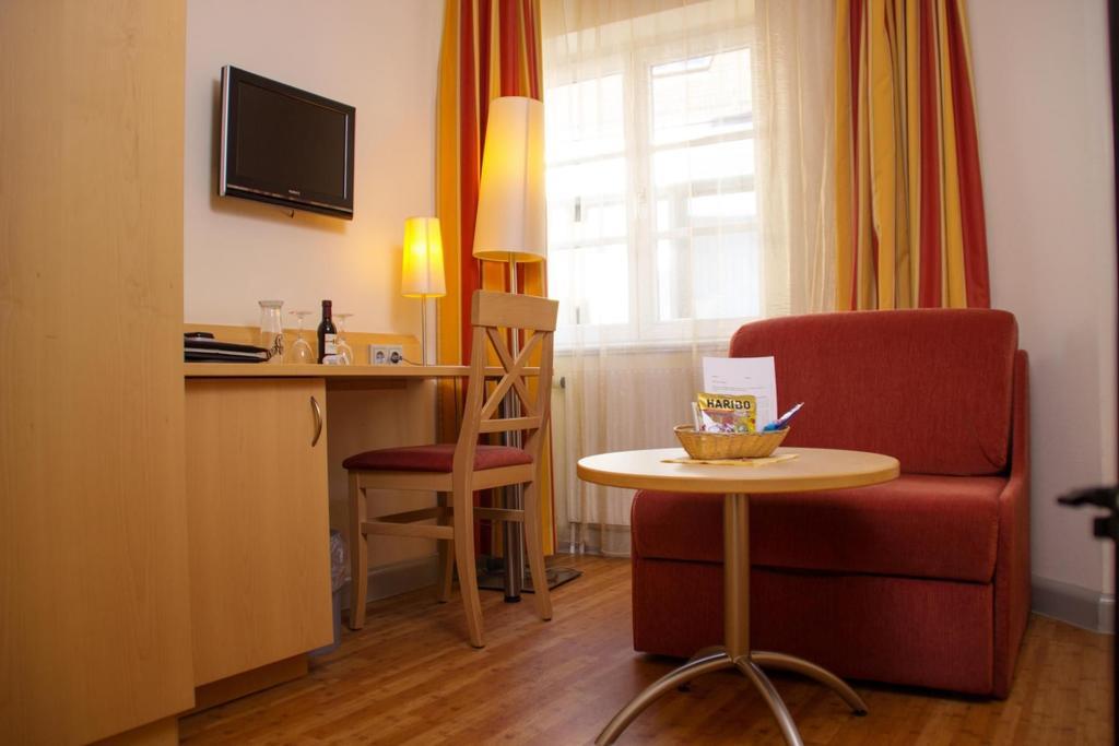 Hotel Gasthof Zum Ochsen เอฮิงเงน ภายนอก รูปภาพ