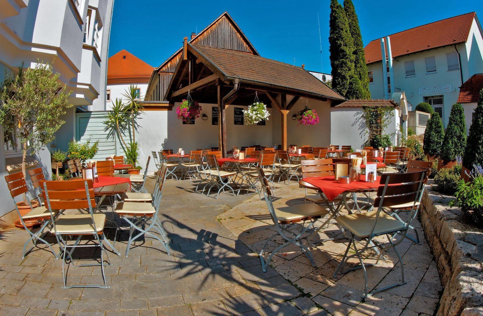 Hotel Gasthof Zum Ochsen เอฮิงเงน ภายนอก รูปภาพ